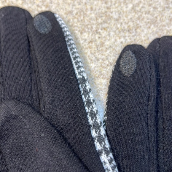 ALABAMA FANS GLOVES 🧤 HOUNDSTOOTH BLACK AND WHITE.  LOVE ❤️ THE HOUNDSTOOTH - Picture 3 of 9